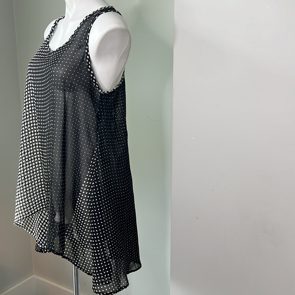 NWT Emma G Summer asymmetrical Top size medium - Picture 2 of 5